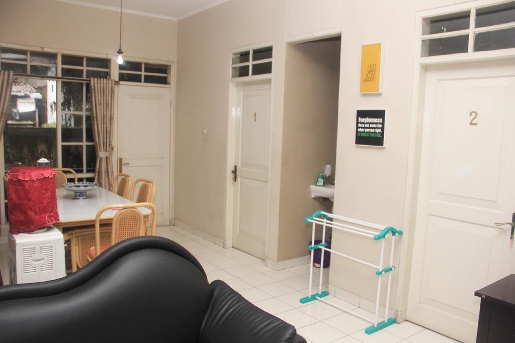 Pele Guesthouse Bandung Kültér fotó