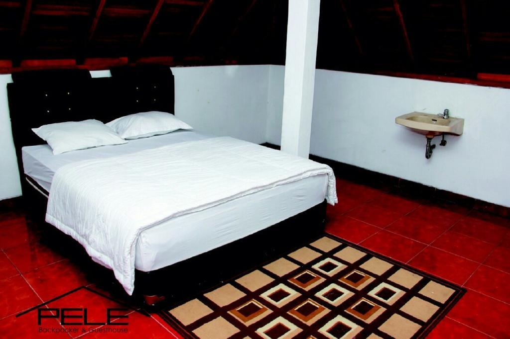 Pele Guesthouse Bandung Kültér fotó