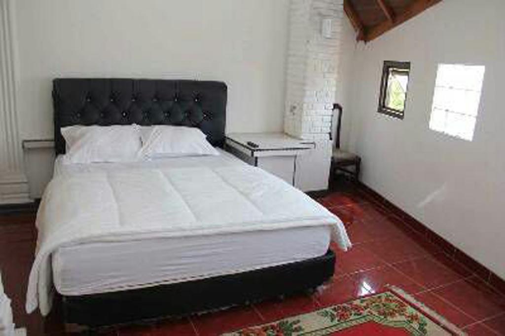 Pele Guesthouse Bandung Kültér fotó