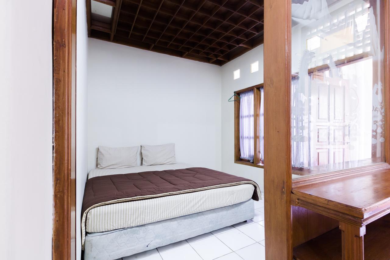 Pele Guesthouse Bandung Kültér fotó